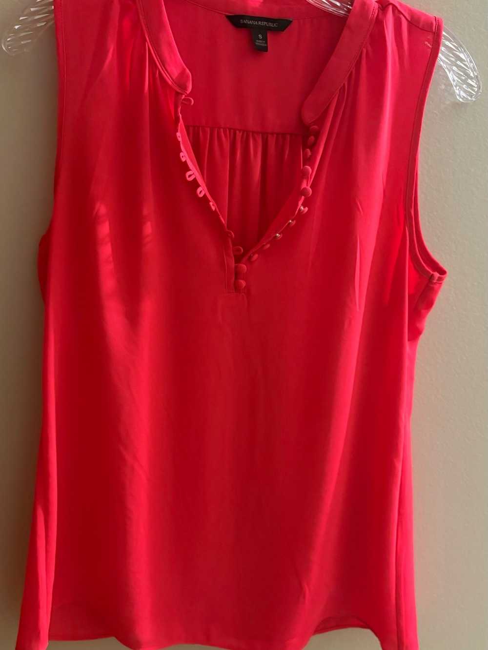 Banana Republic Bright Pink Sleeveless V-Neck Button-Trim Camisole